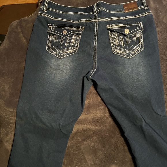 Jeans - Picture 2 of 4